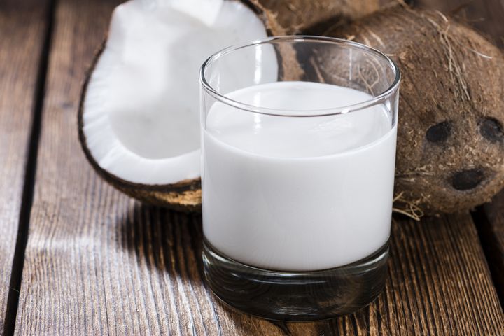 Mleko kokosowe w puszce (wyciśnięte ze startego miąższu, z dodatkiem wody)