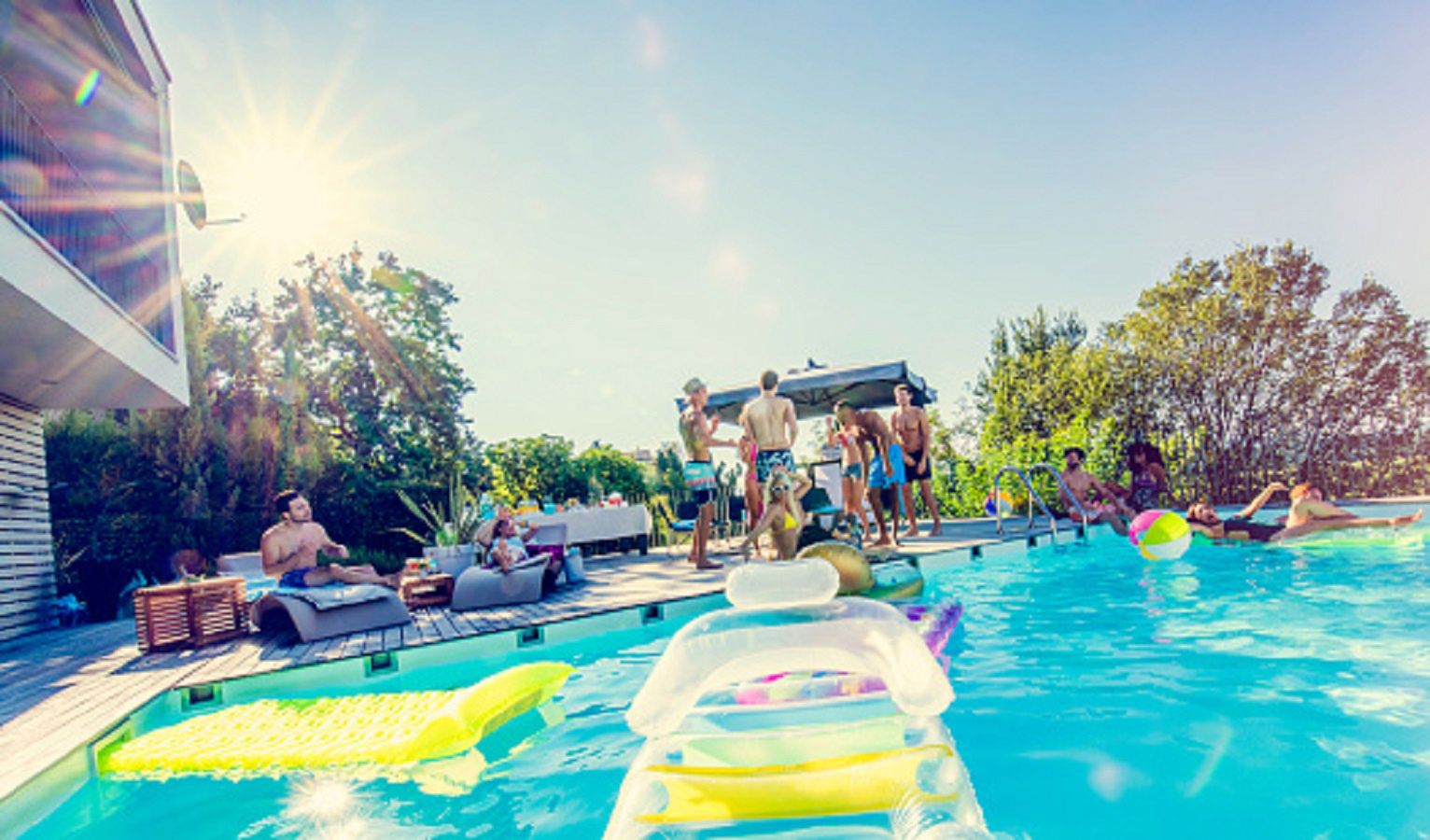 Brutal brawl in German pool.  It’s another time – O2