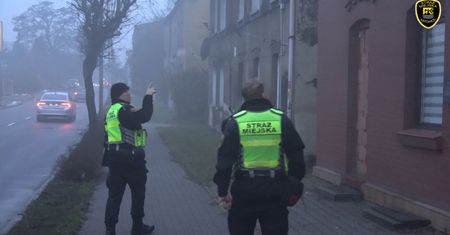 Nie wpuścił strażników miejskich do domu. Sprawa trafi do sądu