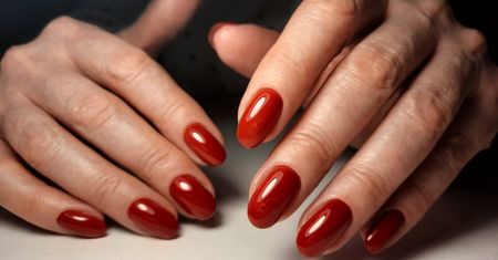 Zapomnij o czerwieni. Jesienią królować będzie chłodna elegancja
