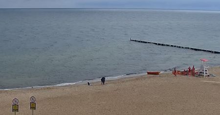 Nieprzytomna kobieta na plaży w Mielnie. Myśleli, że się topiła
