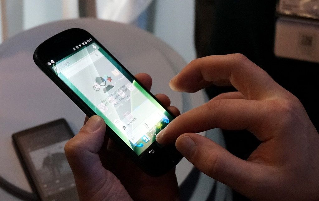 YotaPhone 2 - smartfon z dwoma ekranami wkrótce oficjalnie 2