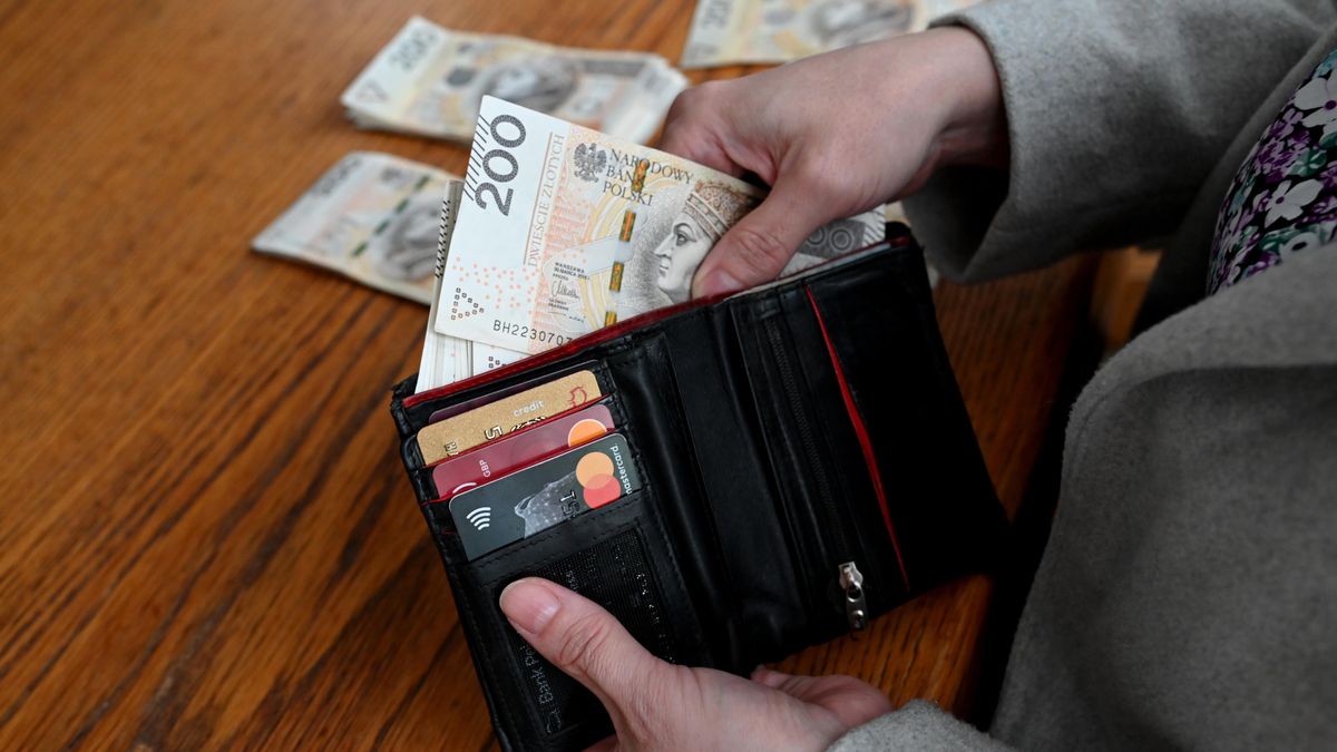 banknoty
Marcin Bielecki
banknot, banknoty, ekonomia, finanse, ilustracja, inflacja, pieni�dze, podwy�ka st�p procentowych, portfel, stopy procentowe, wzrost, bud�et