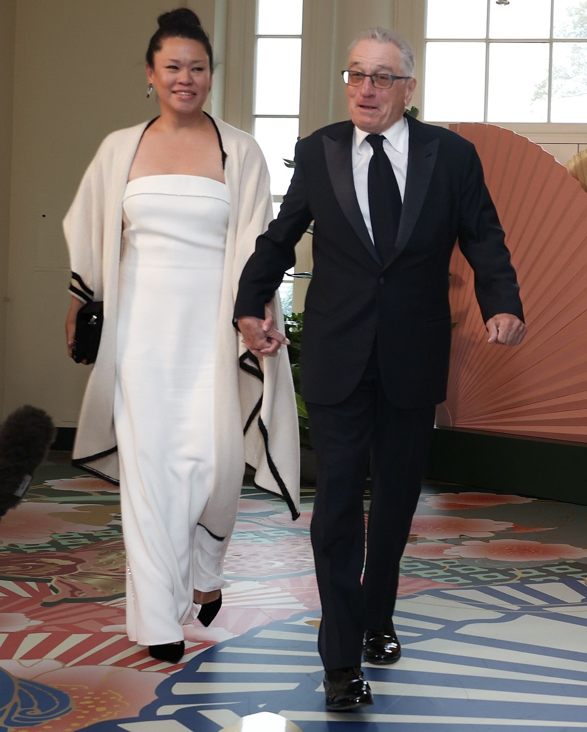 Robert De Niro i Tiffany Chen sfotografowani w Białym Domu