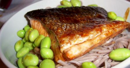 Przygotowana mrożona edamame (zielona soja)