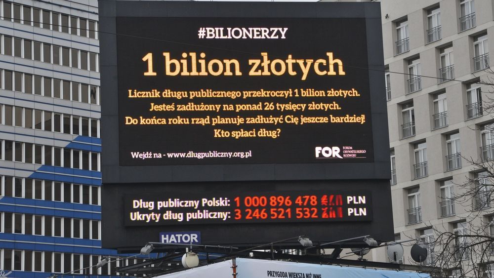 Polska została w tym roku bilionerem. Nie ma jednak powodów do dumy.
