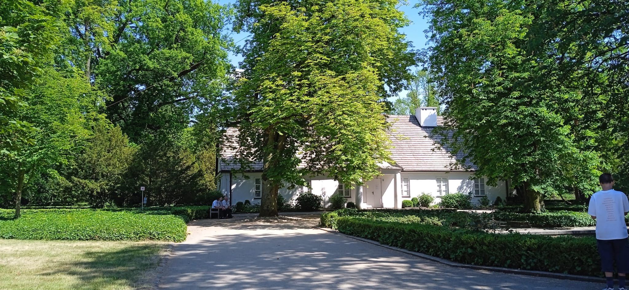Dom urodzenia Fryderyka Chopina w Żelazowej Woli jest otoczony pięknym parkiem