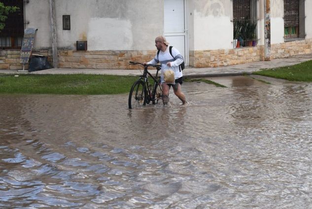 Powódź w Bahia Blanca (fot. La Nueva)