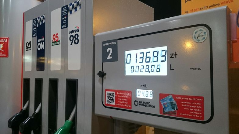 JustDrive umożliwia płacenie przy dystrybutorze, za pomoca kodu QR.