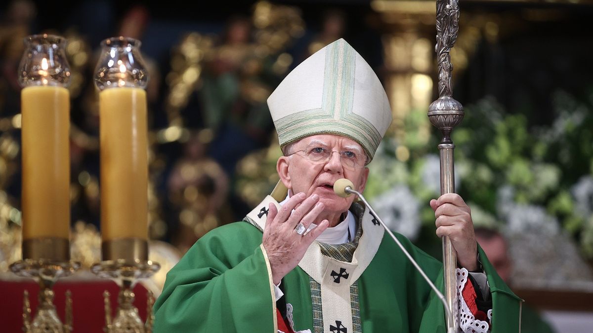 Marek Jędraszewski wciąż zasiada na stanowisku metropolity.