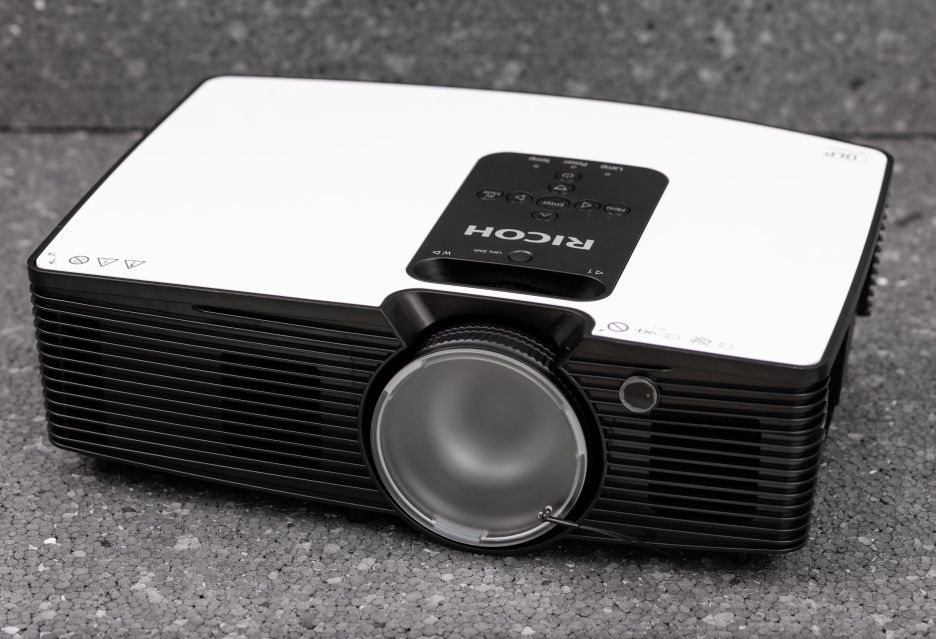 Ricoh PJ WX5461 widok osłona obiektywu