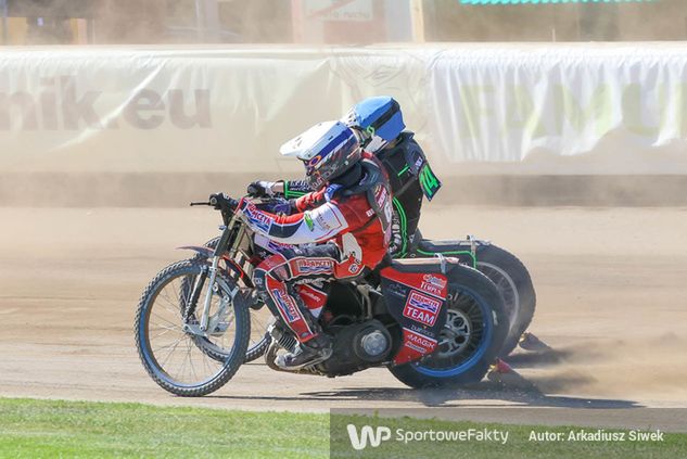 Kamil Winkler w pojedynku z Olivierem Buszkiewiczem