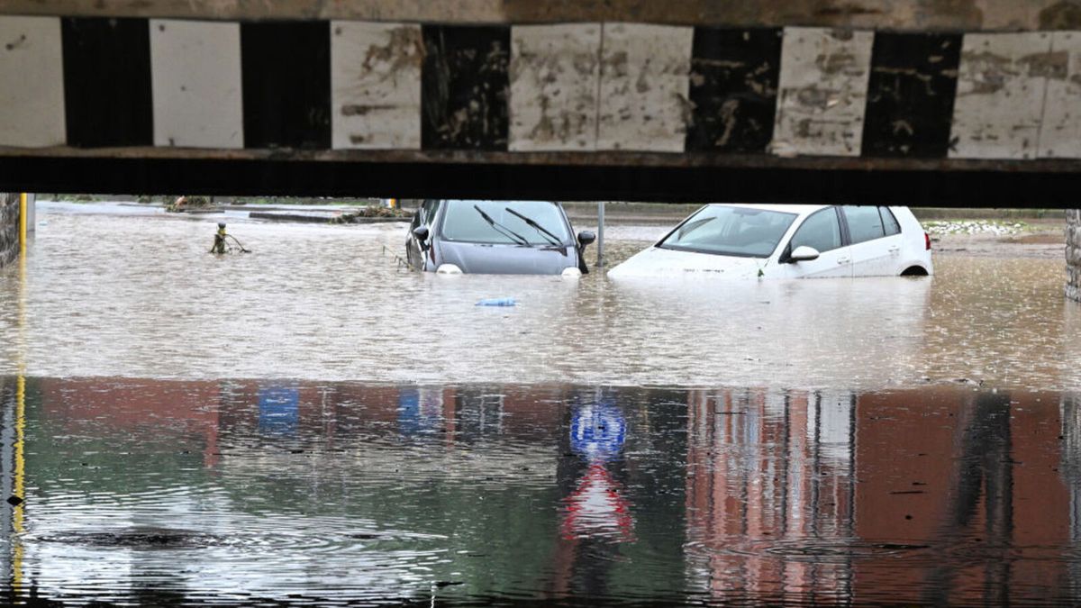 Getty Images / Carlo Bressan / powódź we Florencji sieje spustoszenie