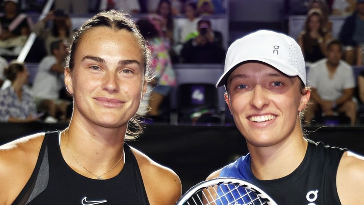 Iga Świątek i Aryna Sabalenka przed meczem