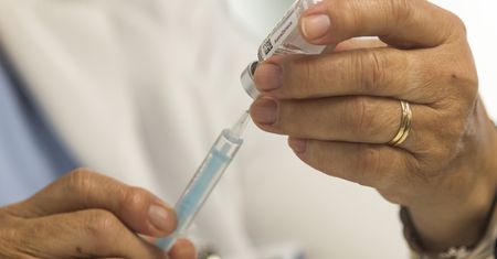 Klamka zapadła. Szczepionka na COVID-19 znika z rynku