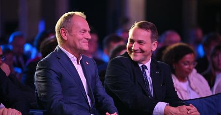 Sikorski zachwycony Tuskiem. "Opoka skoku modernizacyjnego"