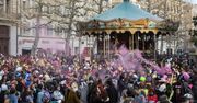 Nielegalny bal karnawałowy we Francji. Tysiące osób na ulicach Marsylii