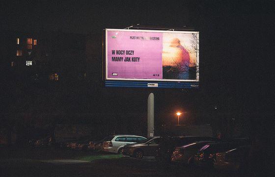 Billboardy z cytatami promują nowy album Pezeta