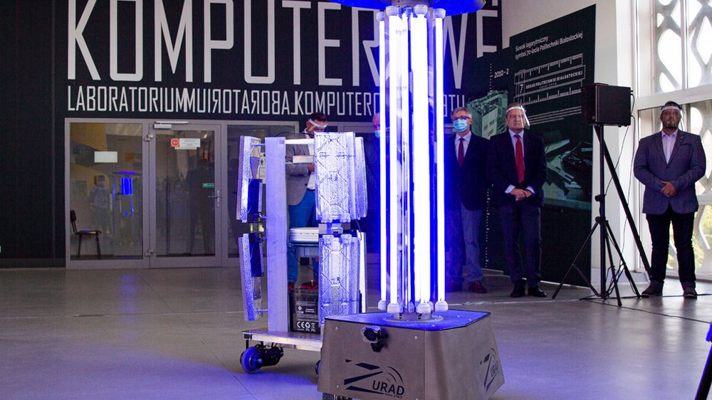 Covid 19. Wielki robot sprzątający od polskich naukowców. Będzie niszczył koronawirusa w szkołach i galeriach handlowych 1