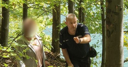 O krok od tragedii nad Soliną. 62-latka zawisła nad stromym urwiskiem
