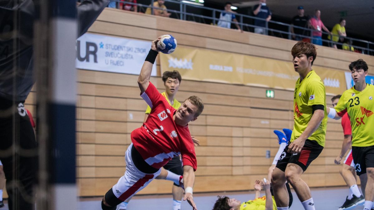 Zdjęcie okładkowe artykułu: Materiały prasowe / WUC Handball Rijeka 2018 / Jan Mastrović / Na zdjęciu: Dawid Dawydzik podczas AMŚ