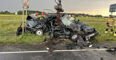 Tragiczny wypadek w Czekanowie. Dwie osoby nie żyją