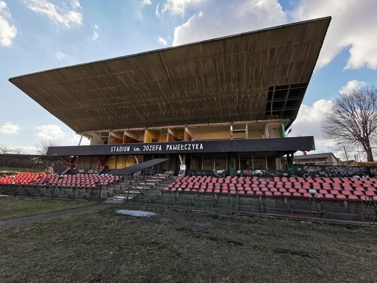 Czeladź. Jest ruina, będzie nowoczesny stadion