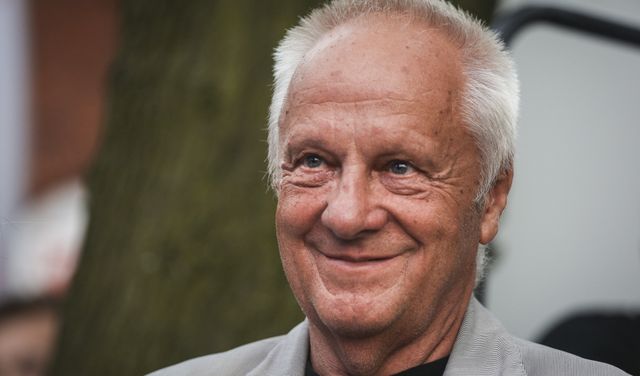 Stefan Niesiołowski  zaprzecza, że ma związek z aferą