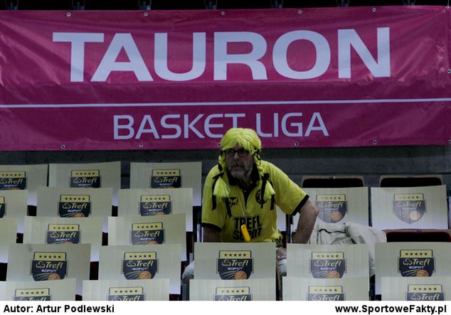 Na meczach koszykówki w Ergo Arenie nie pojawia się wielu kibiców