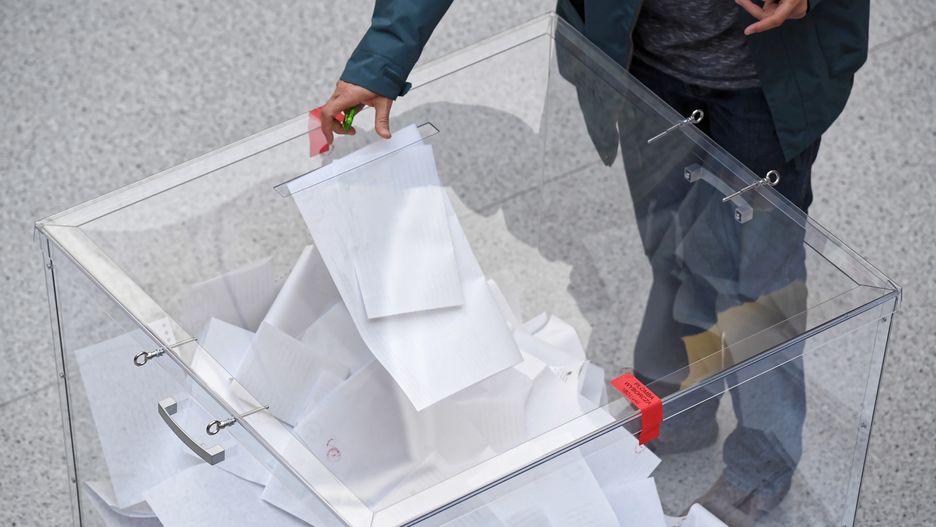 Wybory samorządowe. Czy można zagłosować korespondencyjnie lub przez pełnomocnika?