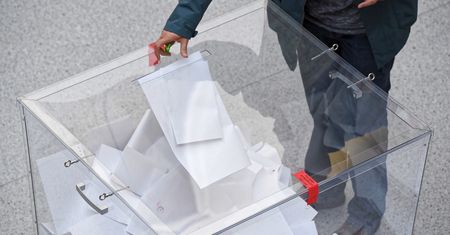 Głosowanie w wyborach samorządowych 2024. Korespondencyjnie lub przez pełnomocnika