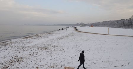 Kołobrzeg. Trwają poszukiwania mężczyzny. Na plaży zostawił ubranie