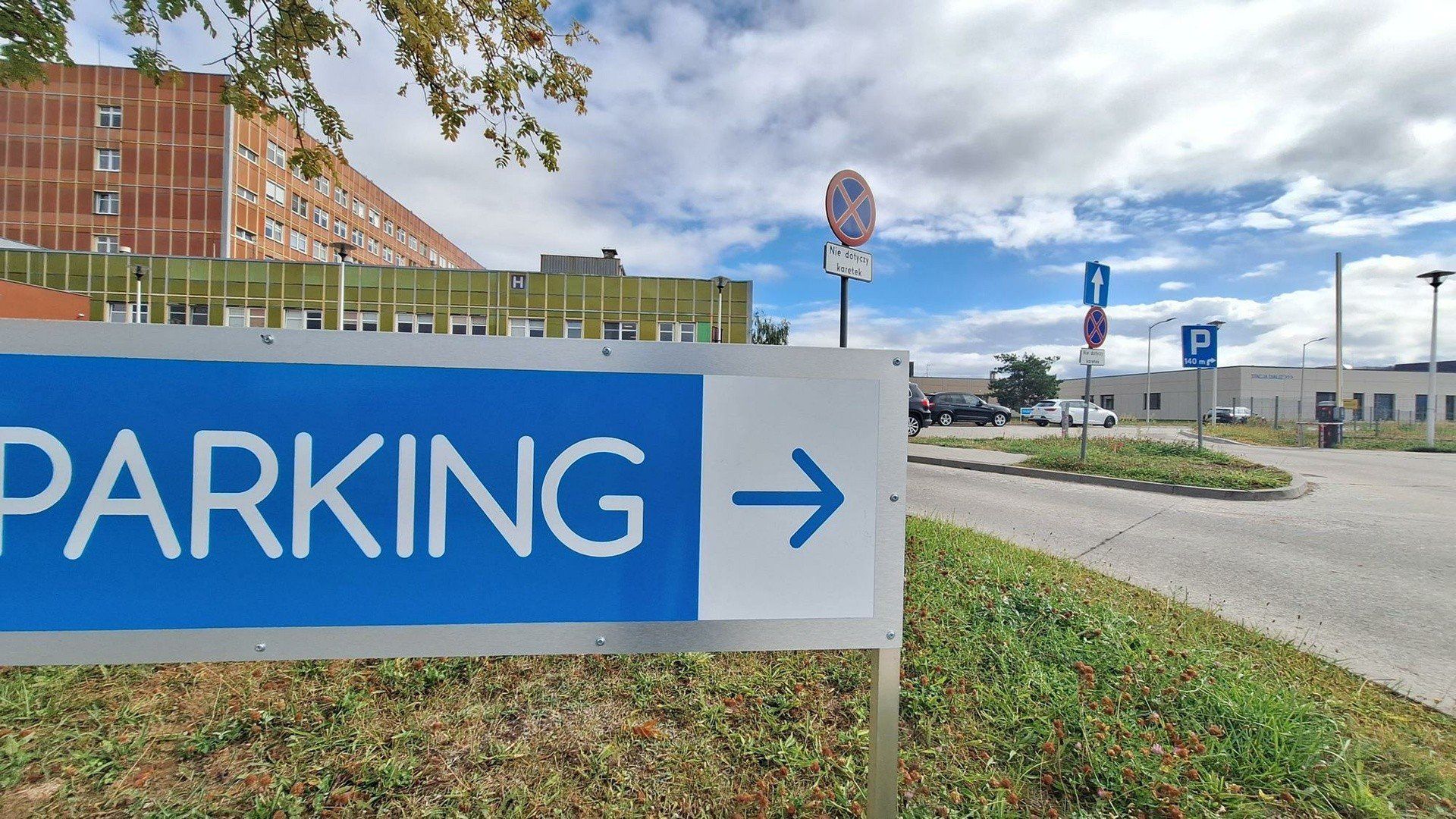 Tylko w rejonie szpitala przy ul. Dekerta jest około 1 tys. miejsc parkingowych. Większość z nich będzie płatnych.