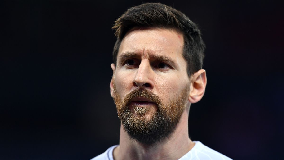 PARIS, FRANCE - OCTOBER 25: Leo Messi of Paris Saint-Germain looks on during warmup before the UEFA Champions League group H match between Paris Saint-Germain and Maccabi Haifa FC at Parc des Princes on October 25, 2022 in Paris, France. (Photo by Aurelien Meunier - PSG/PSG via Getty Images)