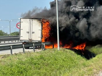 Warszawa: Pożar przy Lotnisku Chopina. W ogniu stanęło auto dostawcze