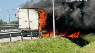 Warszawa: Pożar przy Lotnisku Chopina. W ogniu stanęło auto dostawcze