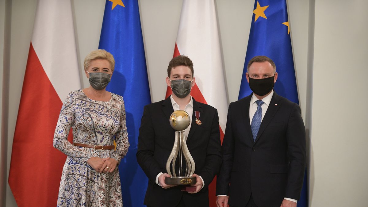 Zdjęcie okładkowe artykułu: PAP / Marcin Obara / Na zdjęciu od lewej: Agata Duda, Jan Krzysztof Duda i Andrzej Duda