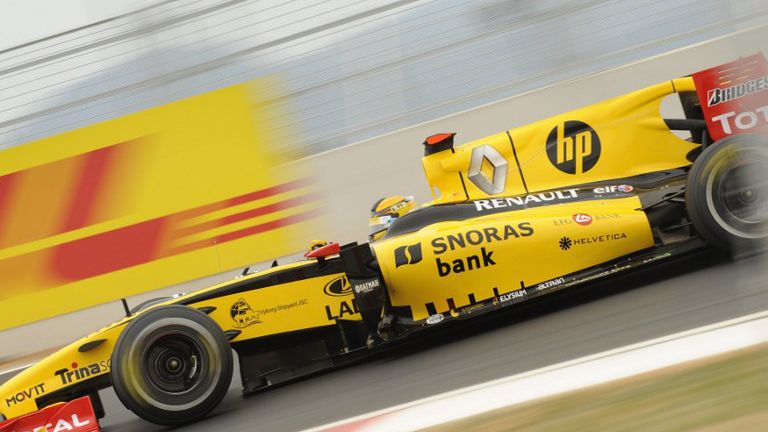 AFP / Robert Kubica za kierownicą Renault w 2010 roku
