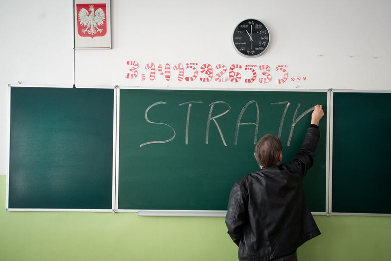 Będą podwyżki dla nauczycieli. ZNP zabrał głos