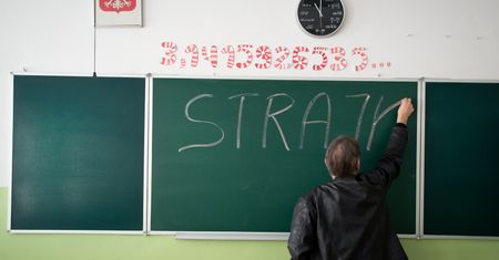 Będą podwyżki dla nauczycieli. ZNP zabrał głos