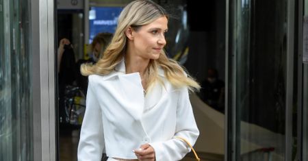 Czy ona nie przesadziła? Koroniewska pozuje z podbitym okiem