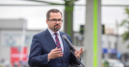 CPK. Marcin Horała o pensjach prezesów: "za czasów PO zarabialiby więcej"