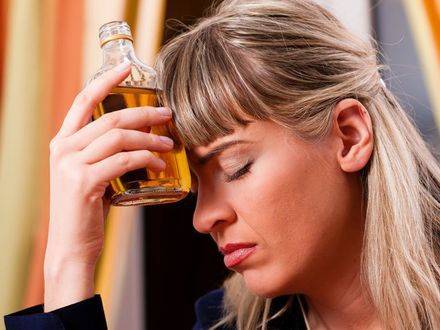 Dlaczego kobiety gorzej znoszą alkohol?