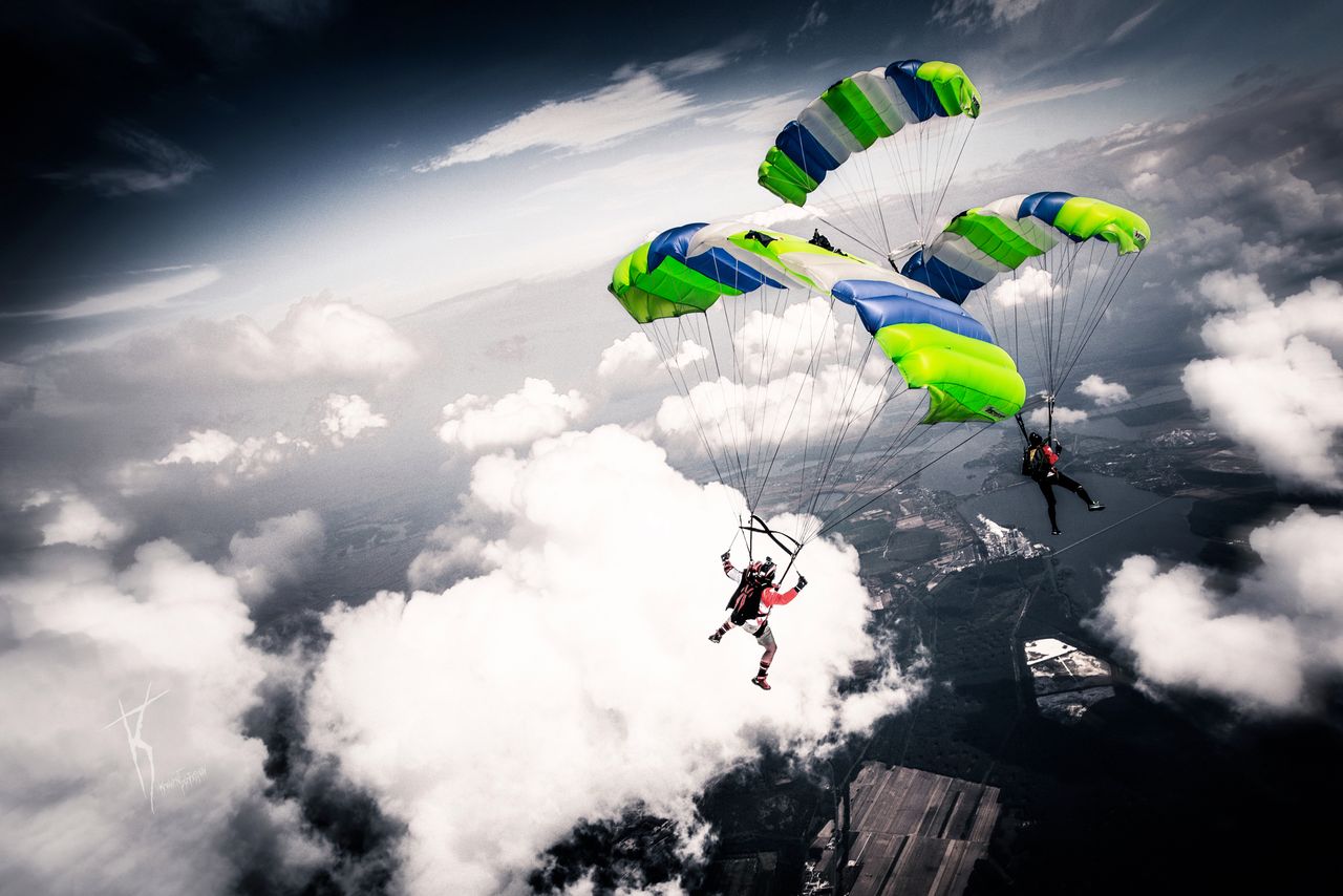 Podobno masz w głowie pomysł na nowy projekt? Co to będzie – dalej skydiving?