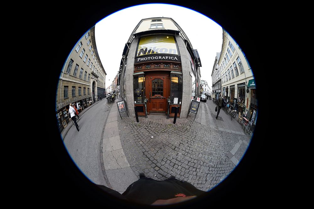 Nikkor 6mm f/2.8 - przykładowe zdjęcia i film z obiektywu, który widzi do tyłu 2