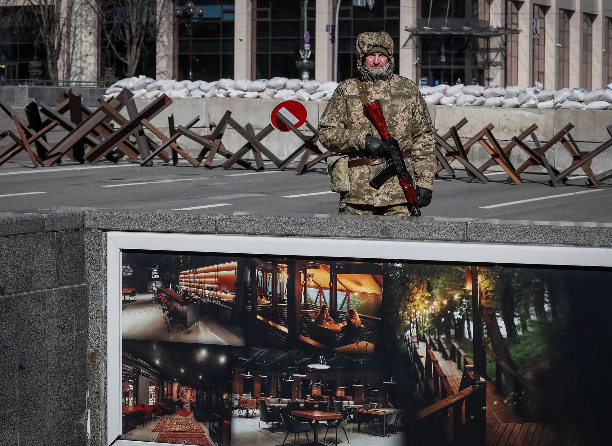 Wojna w Ukrainie. W okolicy Kijowa jest mnóstwo sprzętu bojowego 4