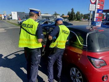Od dziś nowe przepisy. Trzy wykroczenia i po prawku u nowych kierowców