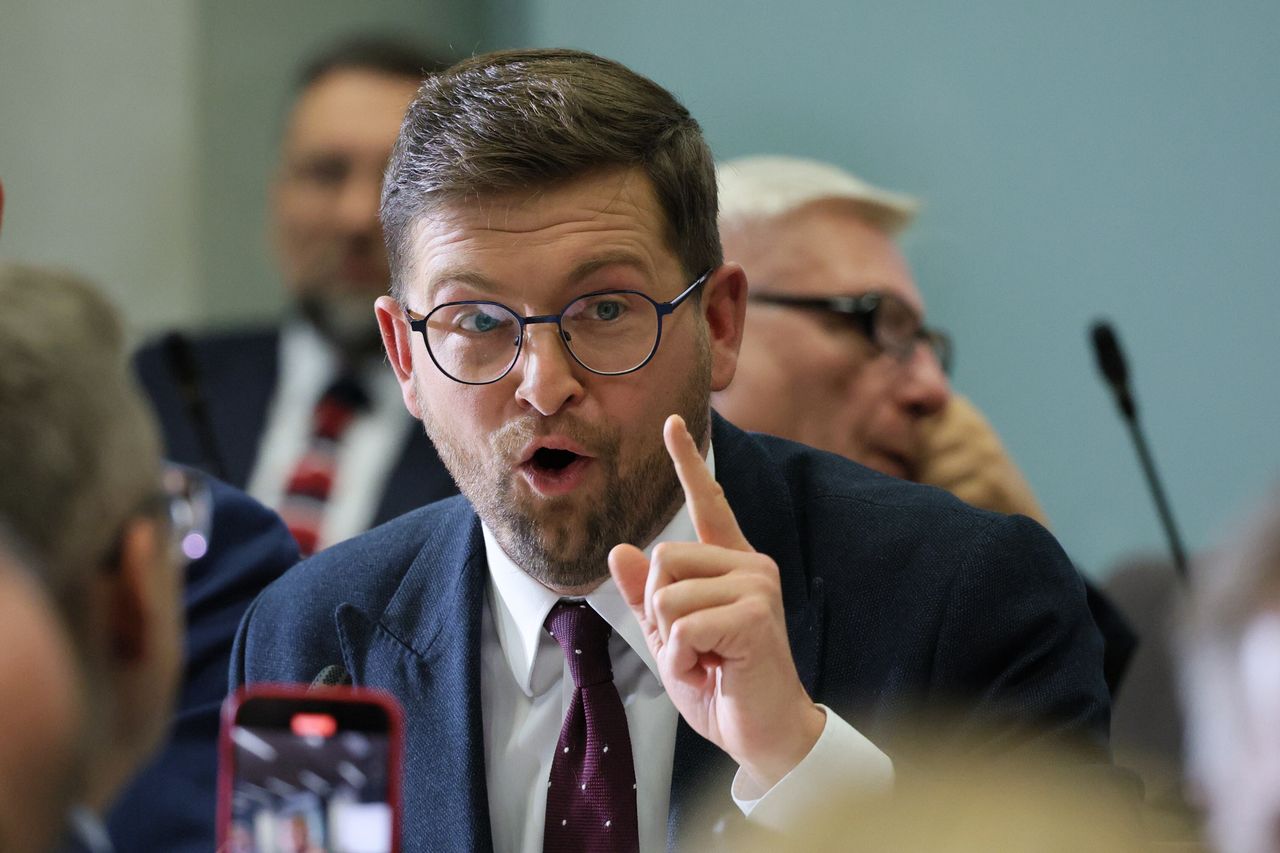 Obrońca Ziobry grzmiał na komisji. Mówił o "hucpie politycznej"