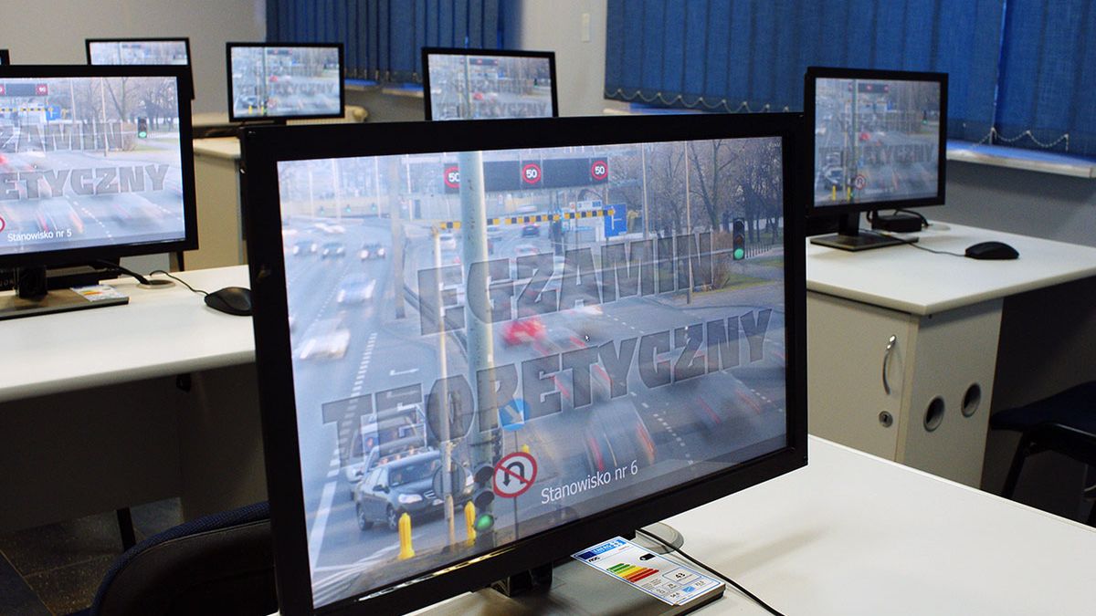 Wadliwe pytania funkcjonowały w systemie przez kilka godzin