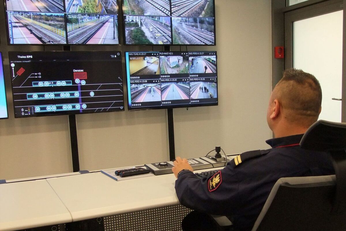 Operator monitoringu Straży Ochrony Kolei